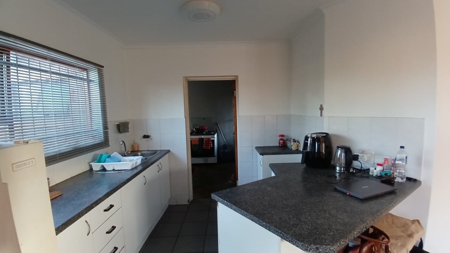 To Let 2 Bedroom Property for Rent in Overbaakens Eastern Cape